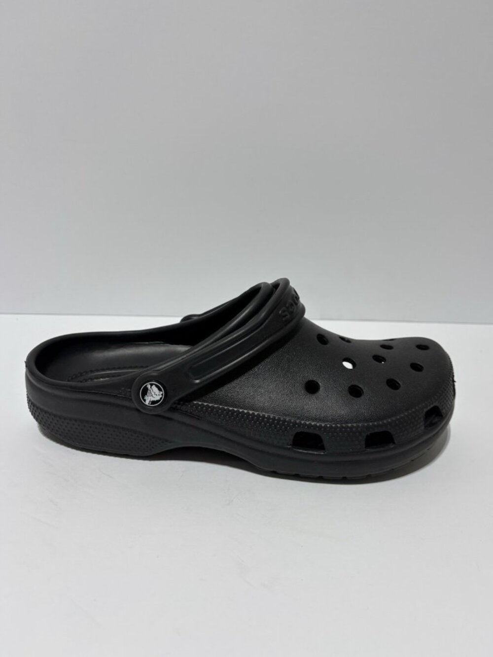 Crocs Men’s Classic Slip-On Clogs Black, Size 9 M
